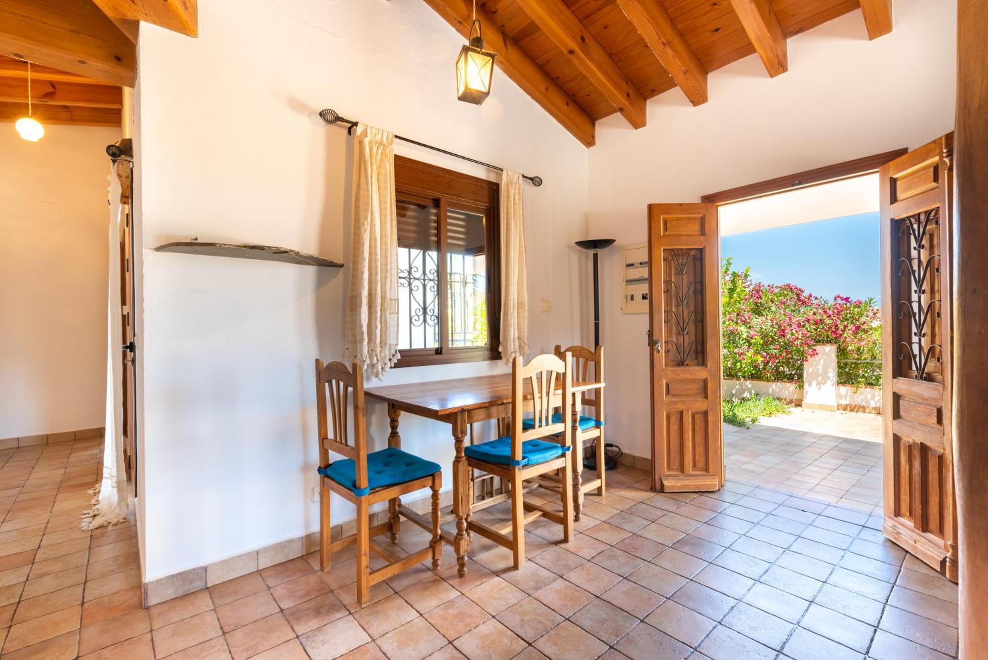 Villa Country In Peaceful Location *
